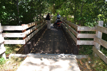 Bridge over sensitive habitat – smooth transition from paved trail